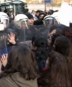beyoglunda-kadin-cinayetleri-protestosunda-gerginlik-52c9ce8cd595d